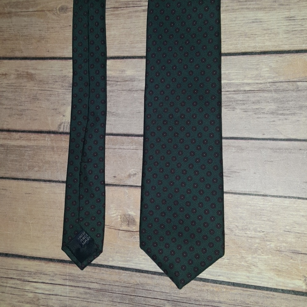 Harold's classic necktie tie green and burgundy